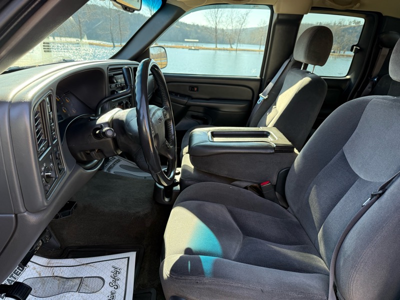 GMC Sierra 2500HD SLE Ext. Cab Short Bed 4WD 2005