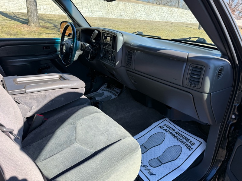 GMC Sierra 2500HD SLE Ext. Cab Short Bed 4WD 2005