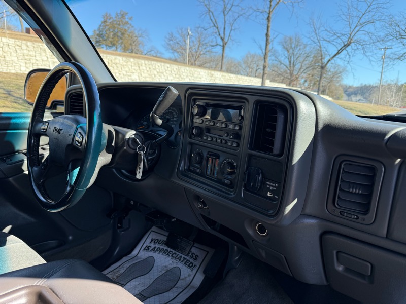 GMC Sierra 2500HD SLE Ext. Cab Short Bed 4WD 2005