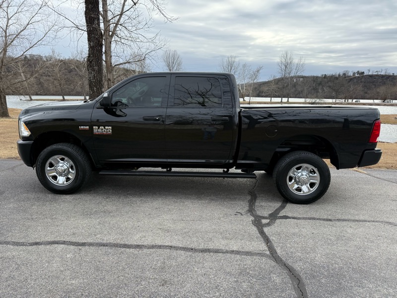 RAM 2500 Tradesman Crew Cab SWB 4WD 2015