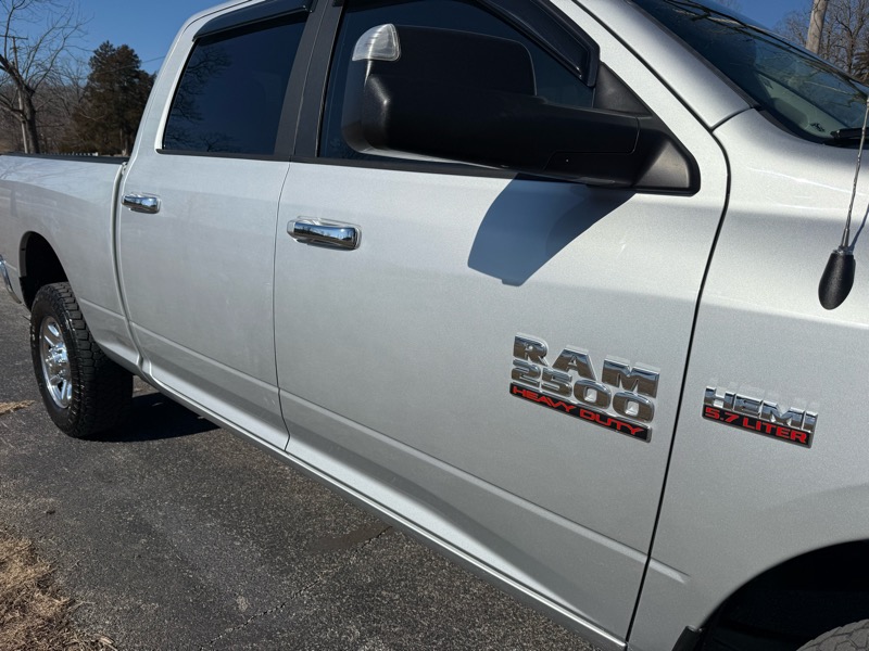 RAM 2500 SLT Crew Cab SWB 4WD 2017