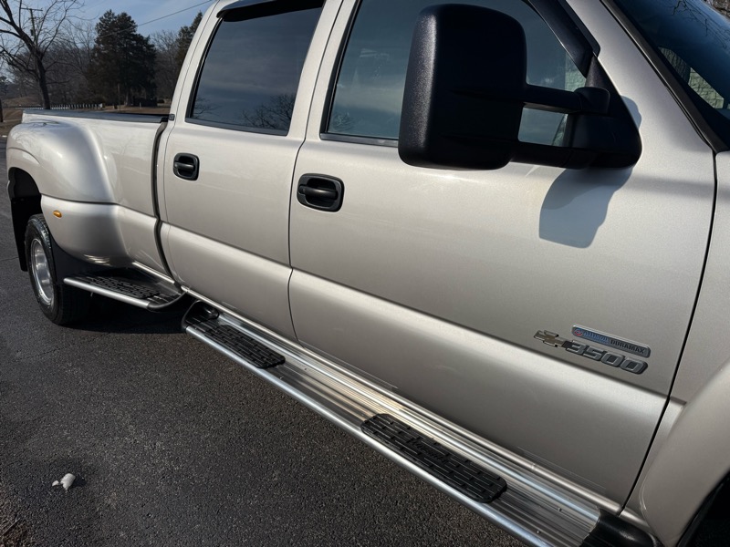 Chevrolet Silverado 3500 LT3 Crew Cab 4WD DRW 2006