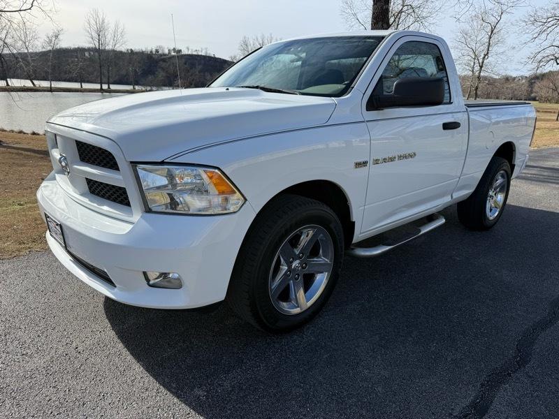 RAM 1500 ST SWB 4WD 2012