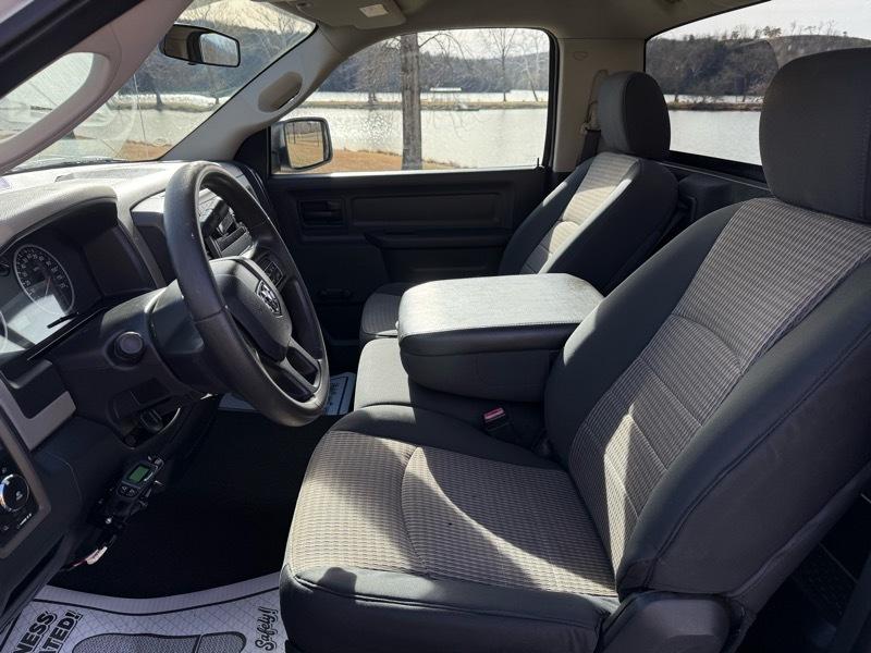 RAM 1500 ST SWB 4WD 2012