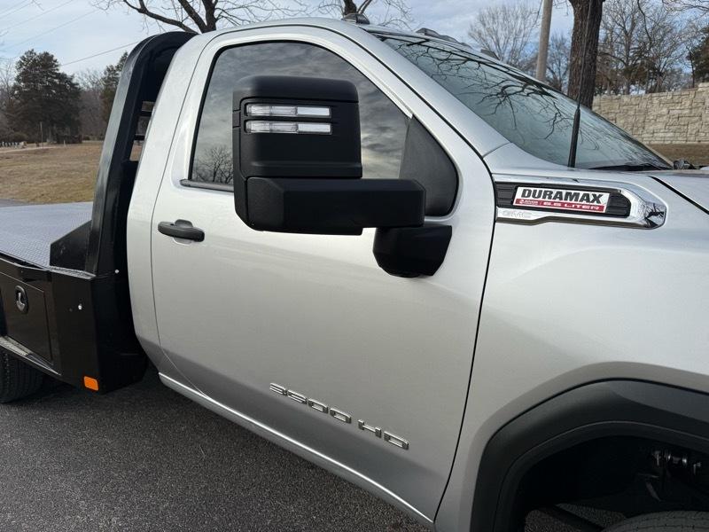 GMC Sierra 3500HD Pro Regular Cab 4WD 2022