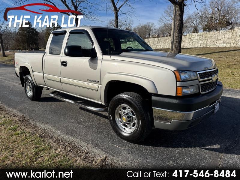 2005 Chevrolet Silverado 2500HD LS Ext. Cab Short Bed 4WD