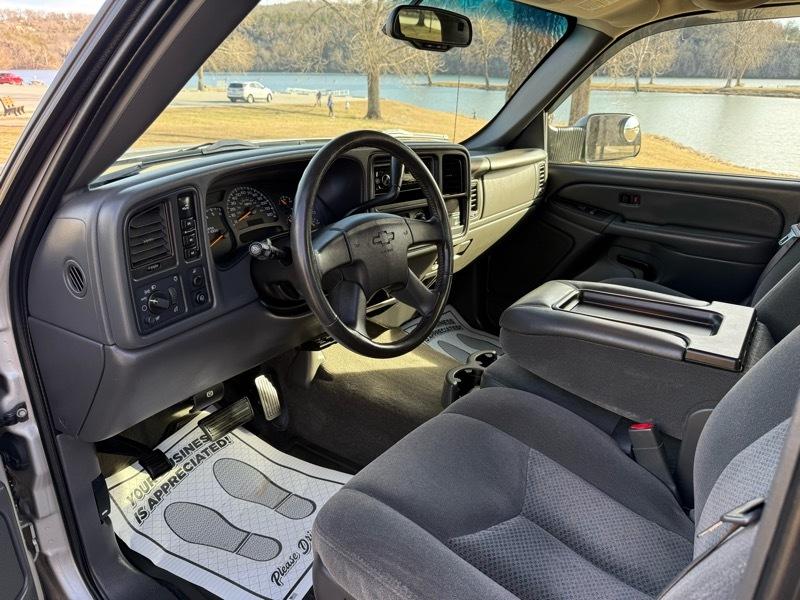 Chevrolet Silverado 2500HD LS Ext. Cab Short Bed 4WD 2005