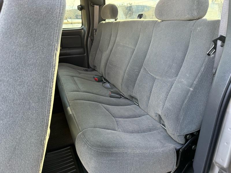 Chevrolet Silverado 2500HD LS Ext. Cab Short Bed 4WD 2005