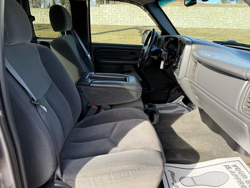 Chevrolet Silverado 2500HD LS Ext. Cab Short Bed 4WD 2005