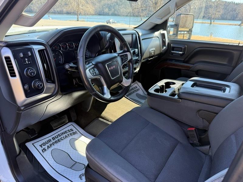 GMC Sierra 2500HD SLE Crew Cab 4WD 2017