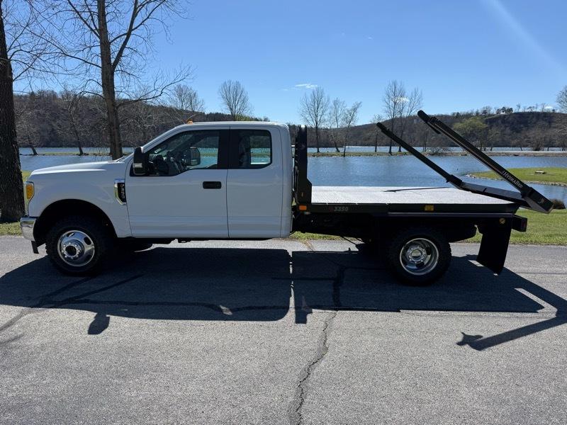 Ford F-350 SD XL SuperCab Long Bed DRW 4WD 2017