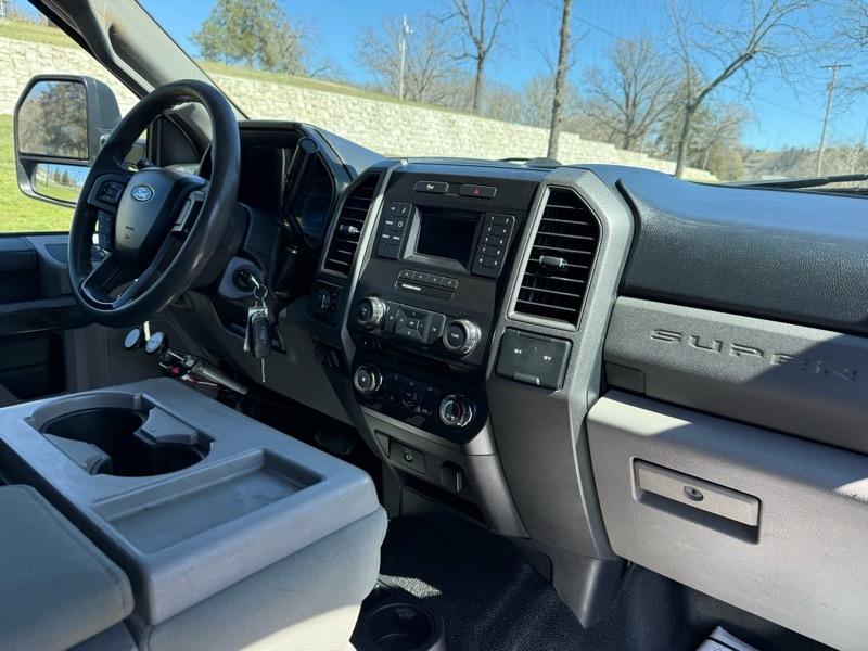 Ford F-350 SD XL SuperCab Long Bed DRW 4WD 2017