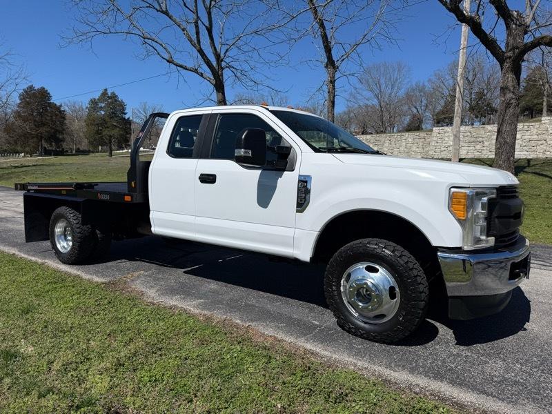 Ford F-350 SD XL SuperCab Long Bed DRW 4WD 2017