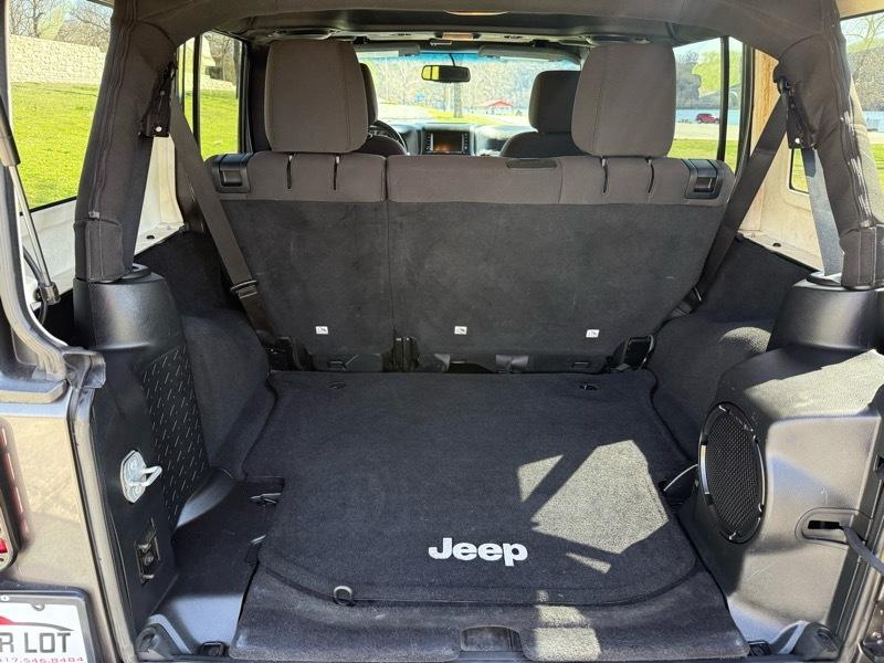 Jeep Wrangler Unlimited Sport 4WD 2014