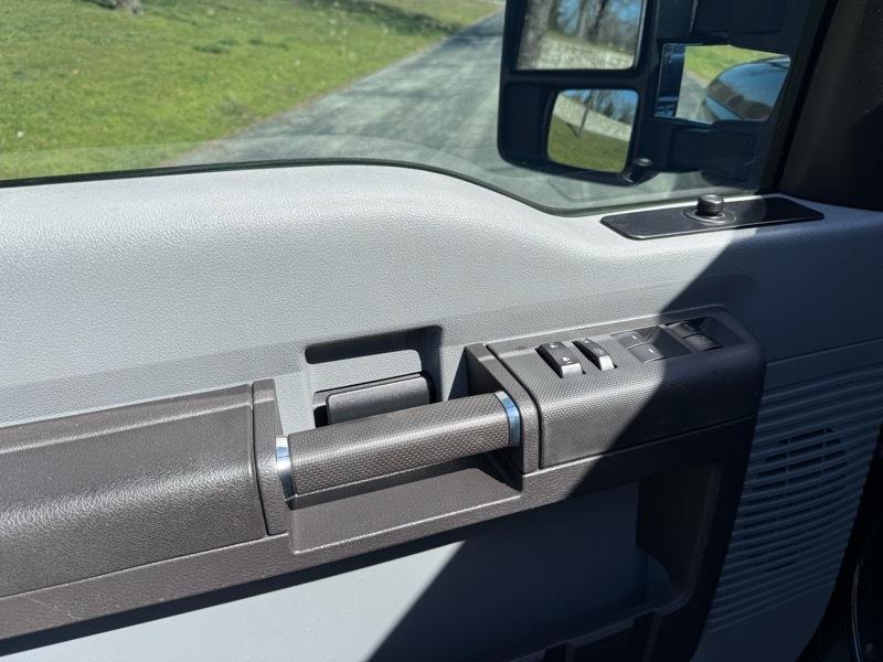 Ford F-250 SD XLT Crew Cab 4WD 2015