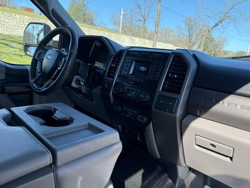 Ford F-350 SD XL Crew Cab Long Bed DRW 4WD 2020