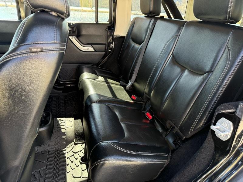 Jeep Wrangler Unlimited Rubicon 4WD 2015