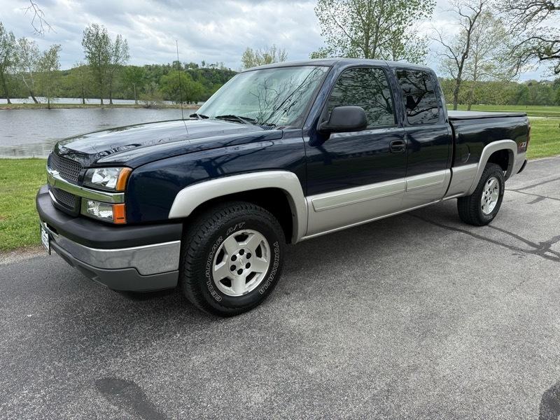 Chevrolet Silverado 1500 LS Ext. Cab Short Bed 4WD 2005