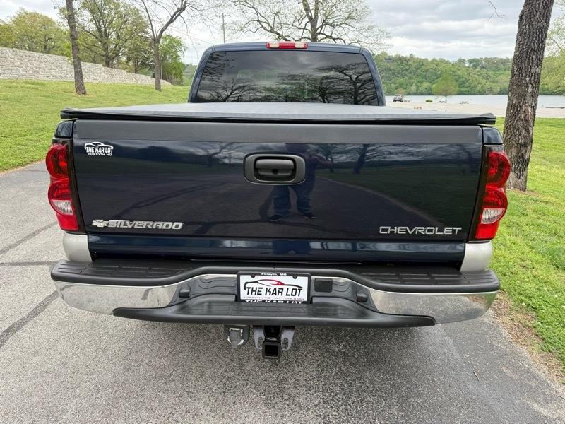Chevrolet Silverado 1500 LS Ext. Cab Short Bed 4WD 2005