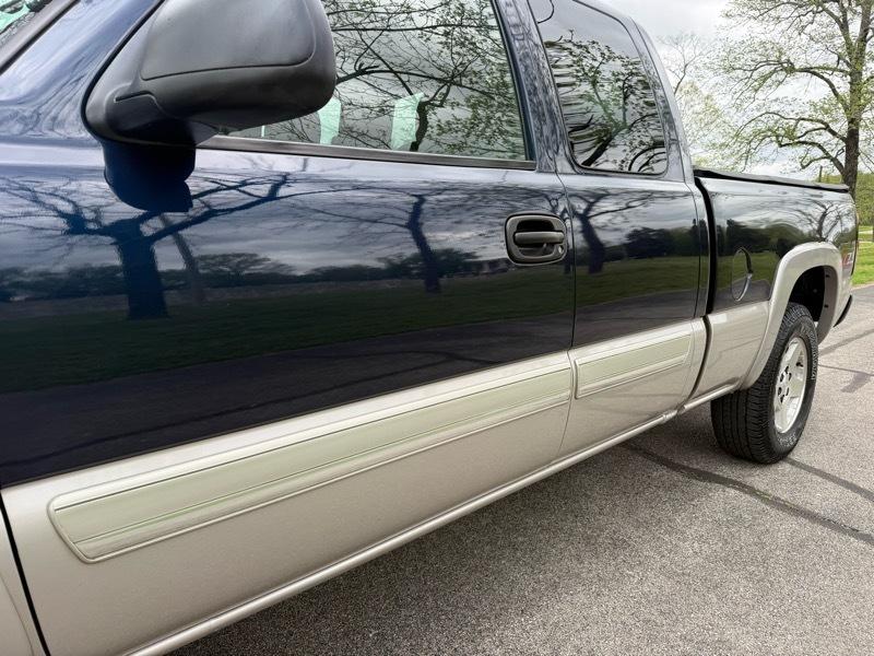 Chevrolet Silverado 1500 LS Ext. Cab Short Bed 4WD 2005