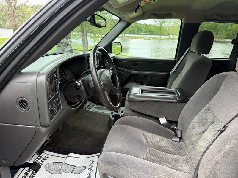 Chevrolet Silverado 1500 LS Ext. Cab Short Bed 4WD 2005