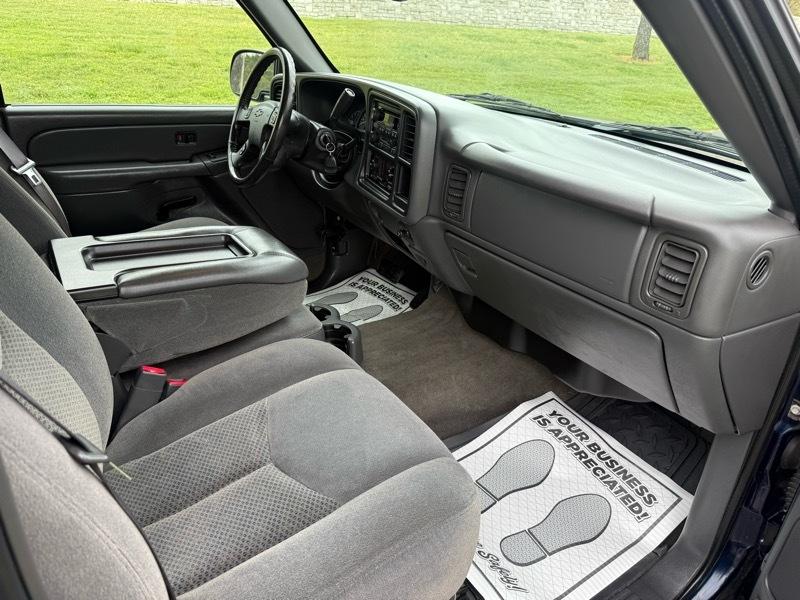 Chevrolet Silverado 1500 LS Ext. Cab Short Bed 4WD 2005