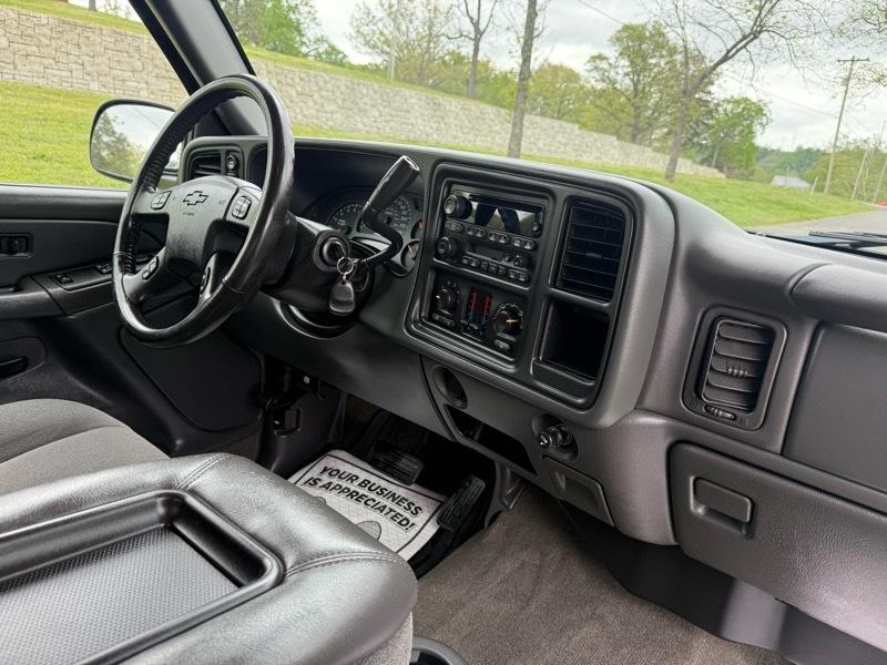 Chevrolet Silverado 1500 LS Ext. Cab Short Bed 4WD 2005