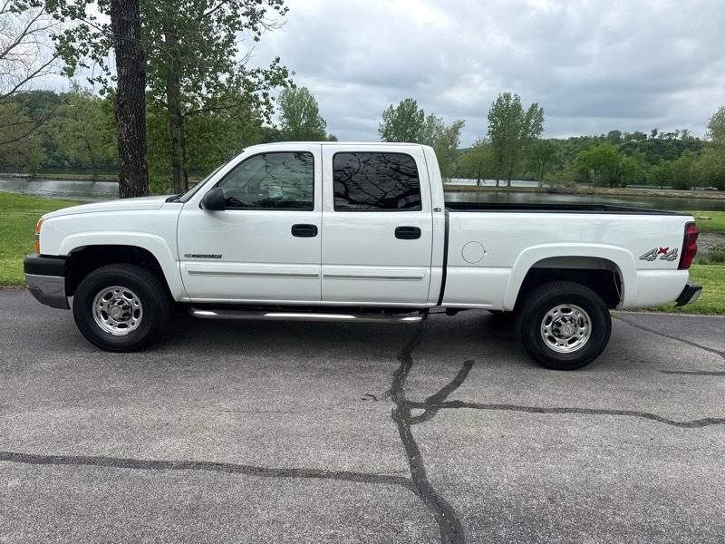Chevrolet Silverado 2500HD LS Crew Cab Short Bed 4WD 2004