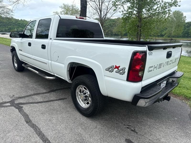 Chevrolet Silverado 2500HD LS Crew Cab Short Bed 4WD 2004