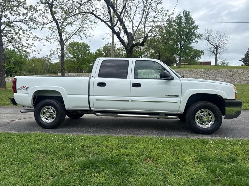 Chevrolet Silverado 2500HD LS Crew Cab Short Bed 4WD 2004