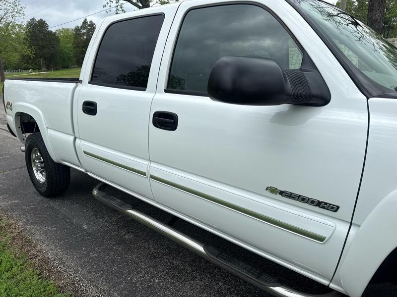 Chevrolet Silverado 2500HD LS Crew Cab Short Bed 4WD 2004