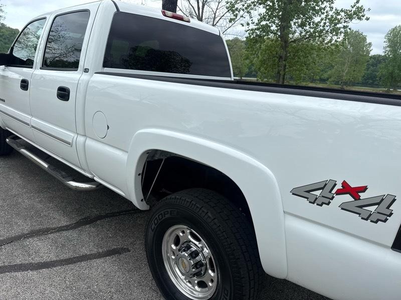 Chevrolet Silverado 2500HD LS Crew Cab Short Bed 4WD 2004