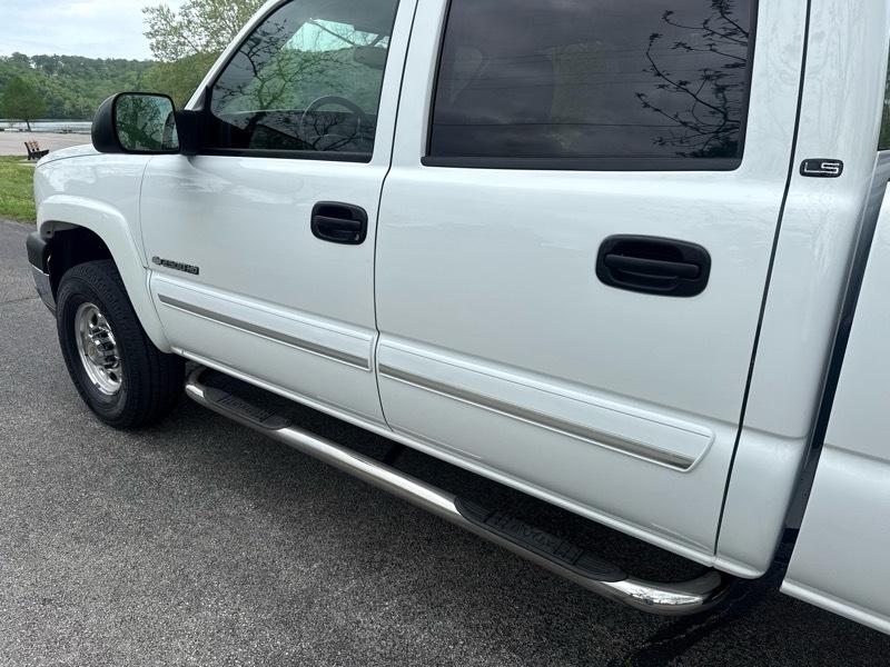 Chevrolet Silverado 2500HD LS Crew Cab Short Bed 4WD 2004