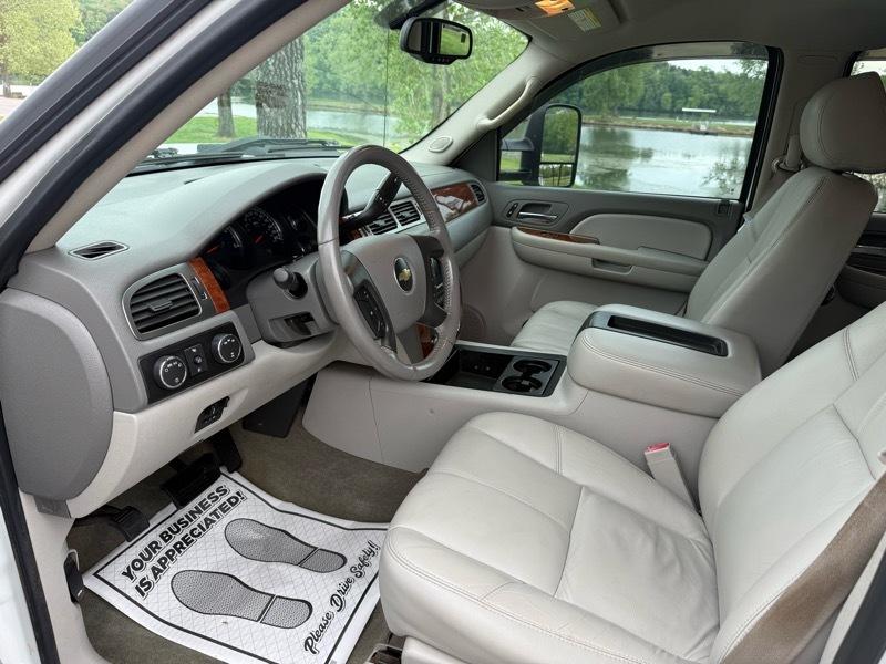Chevrolet Silverado 2500HD LTZ Crew Cab Short Box 4WD 2008