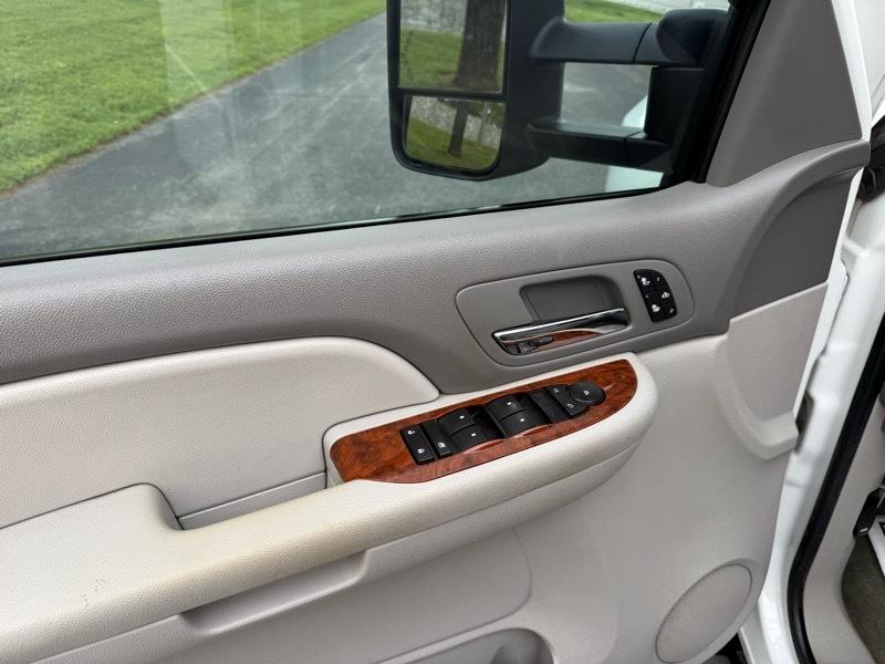 Chevrolet Silverado 2500HD LTZ Crew Cab Short Box 4WD 2008