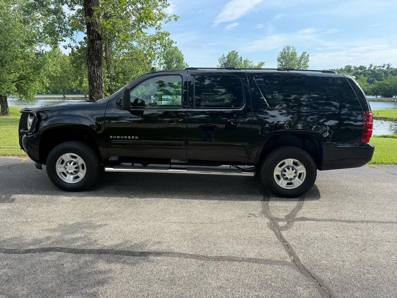 Chevrolet Suburban LS 2500 4WD 2012