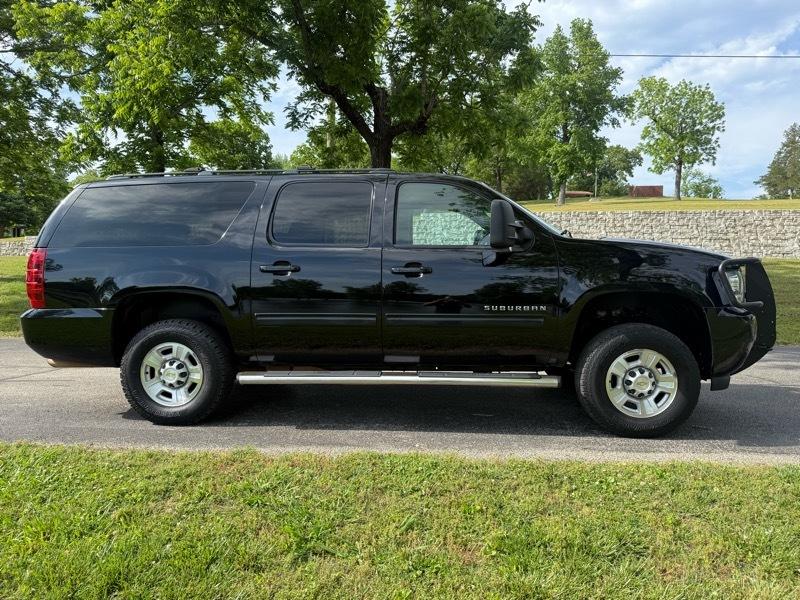 Chevrolet Suburban LS 2500 4WD 2012
