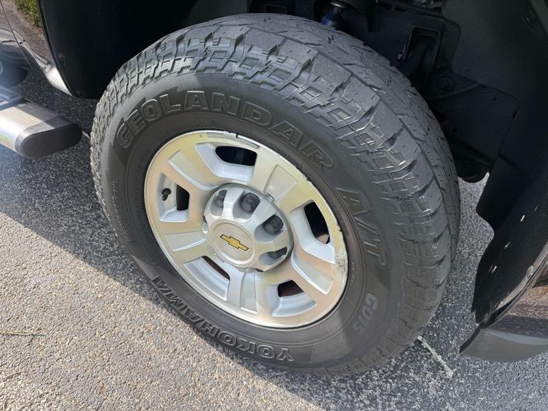 Chevrolet Suburban LS 2500 4WD 2012