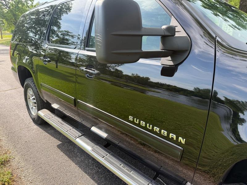 Chevrolet Suburban LS 2500 4WD 2012