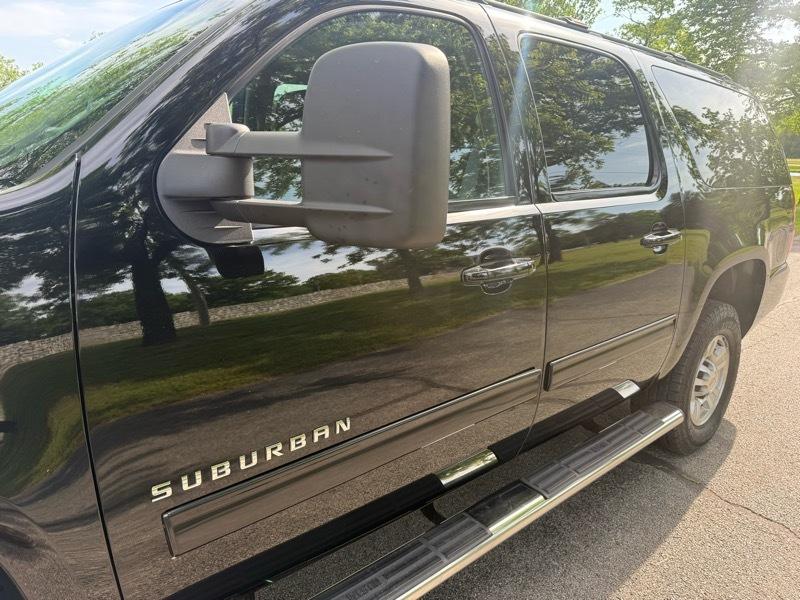 Chevrolet Suburban LS 2500 4WD 2012