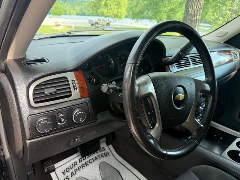 Chevrolet Suburban LS 2500 4WD 2012