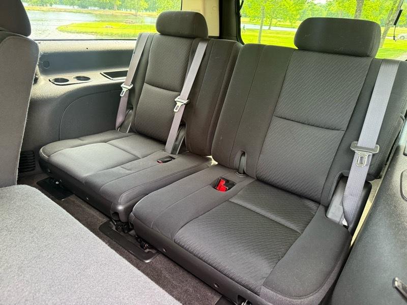 Chevrolet Suburban LS 2500 4WD 2012