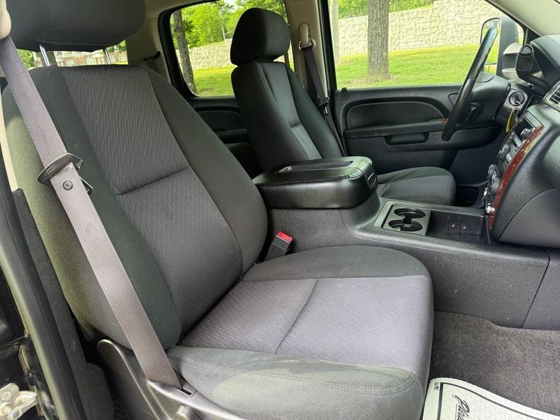 Chevrolet Suburban LS 2500 4WD 2012