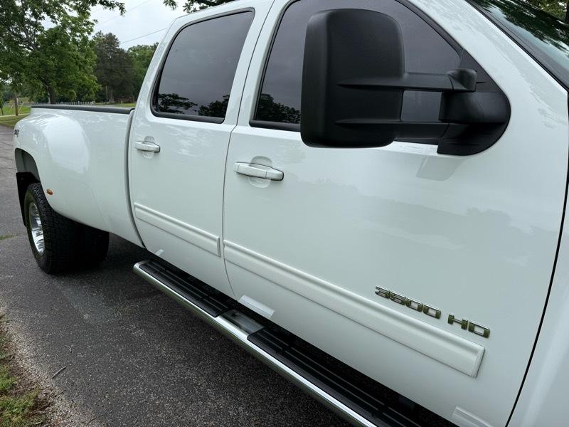 Chevrolet Silverado 3500HD LTZ Crew Cab  4WD 2011