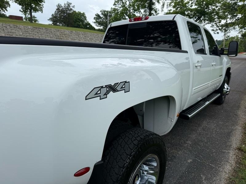 Chevrolet Silverado 3500HD LTZ Crew Cab  4WD 2011