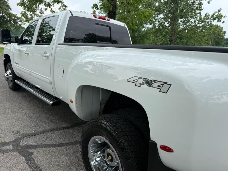 Chevrolet Silverado 3500HD LTZ Crew Cab  4WD 2011