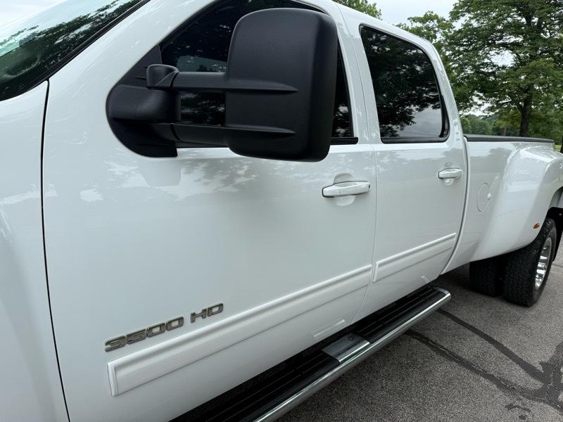 Chevrolet Silverado 3500HD LTZ Crew Cab  4WD 2011