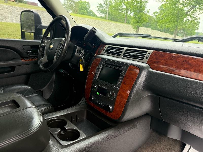 Chevrolet Silverado 3500HD LTZ Crew Cab  4WD 2011