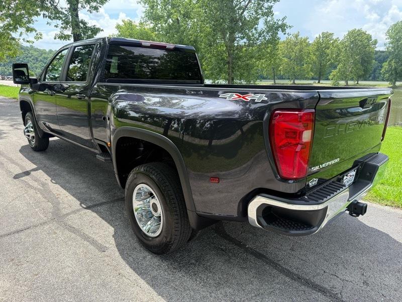 Chevrolet Silverado 3500HD LT Crew Cab 4WD 2024