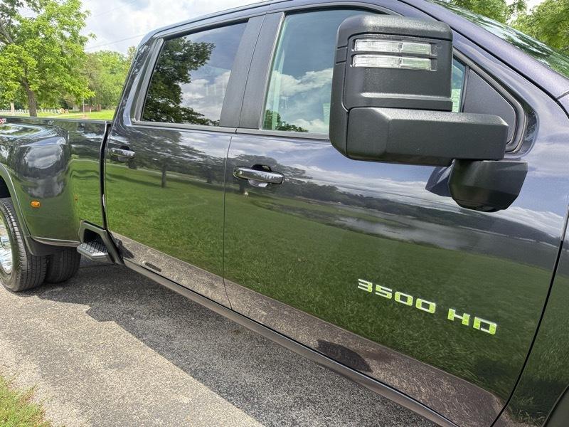 Chevrolet Silverado 3500HD LT Crew Cab 4WD 2024